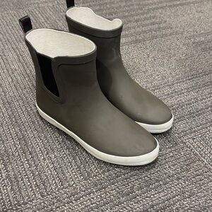 Women's Stylish Gray Rain Boots